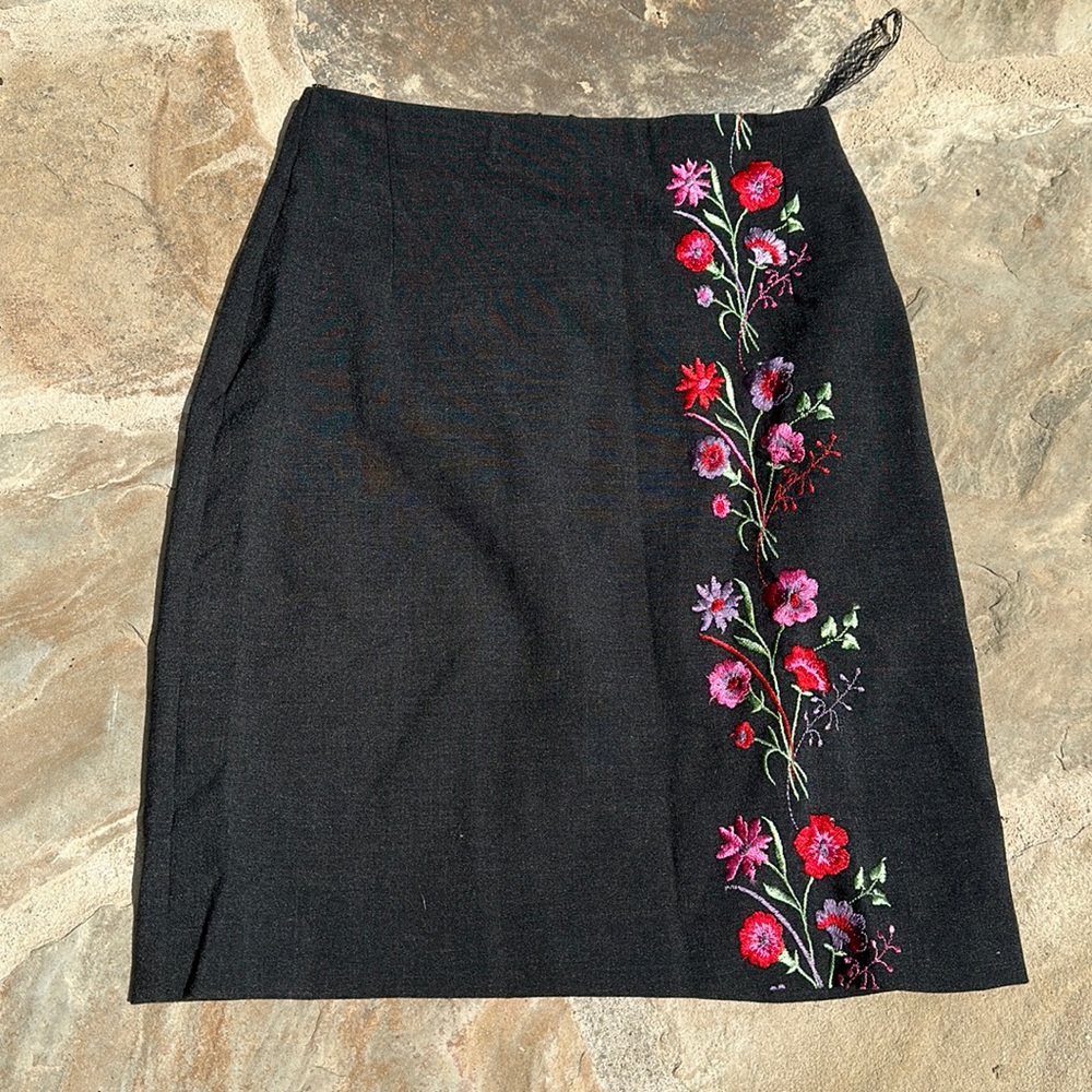 Embroidered Mini skirt